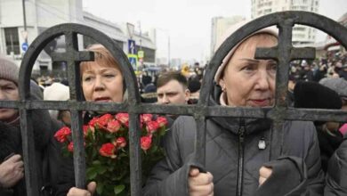 Mosca, folla funerali Navalny