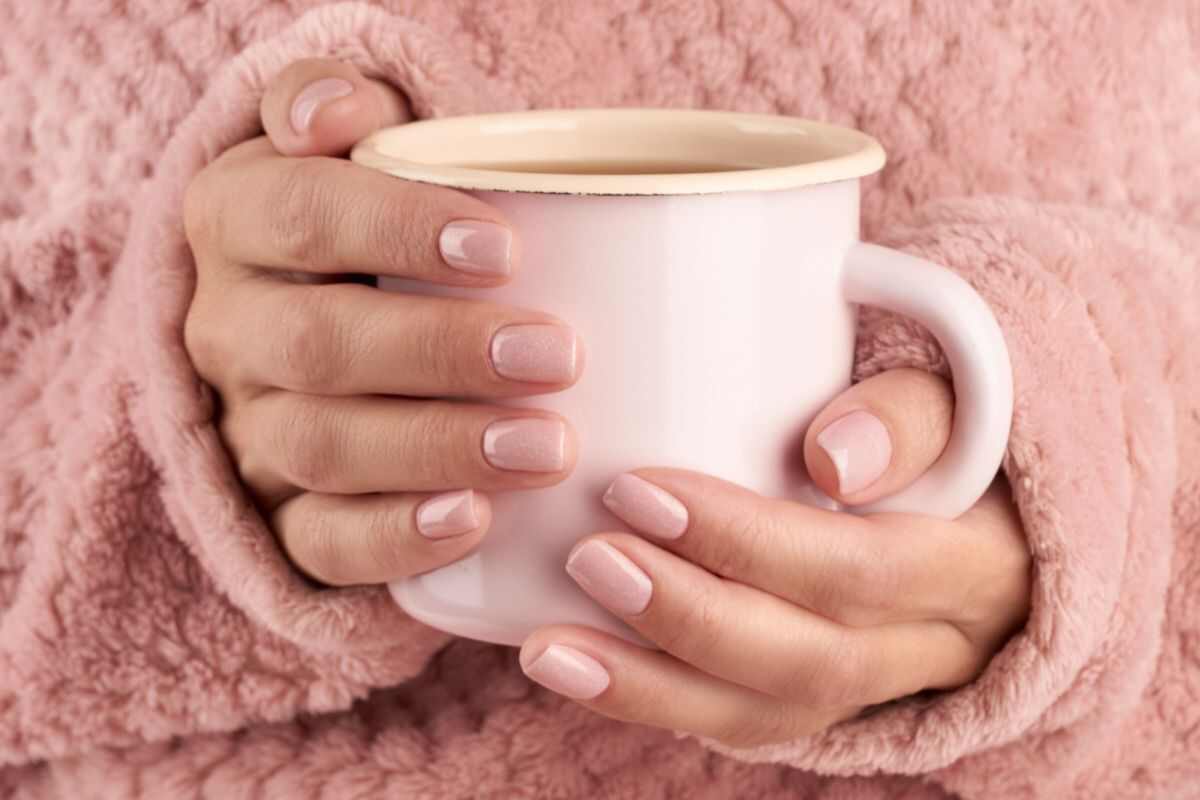 Cappuccino Milk e Baby Boomer: la manicure è delicata