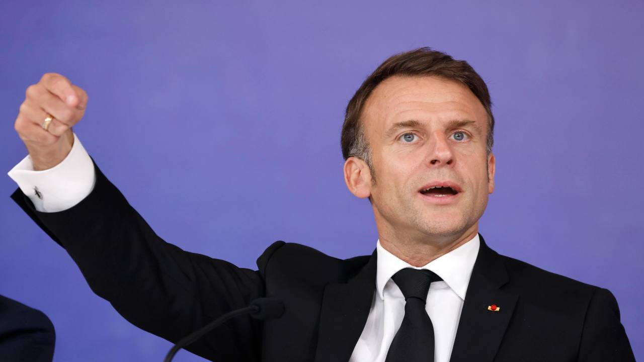Ucraina, Macron è pronto all’invio di truppe e chiama in causa gli europei