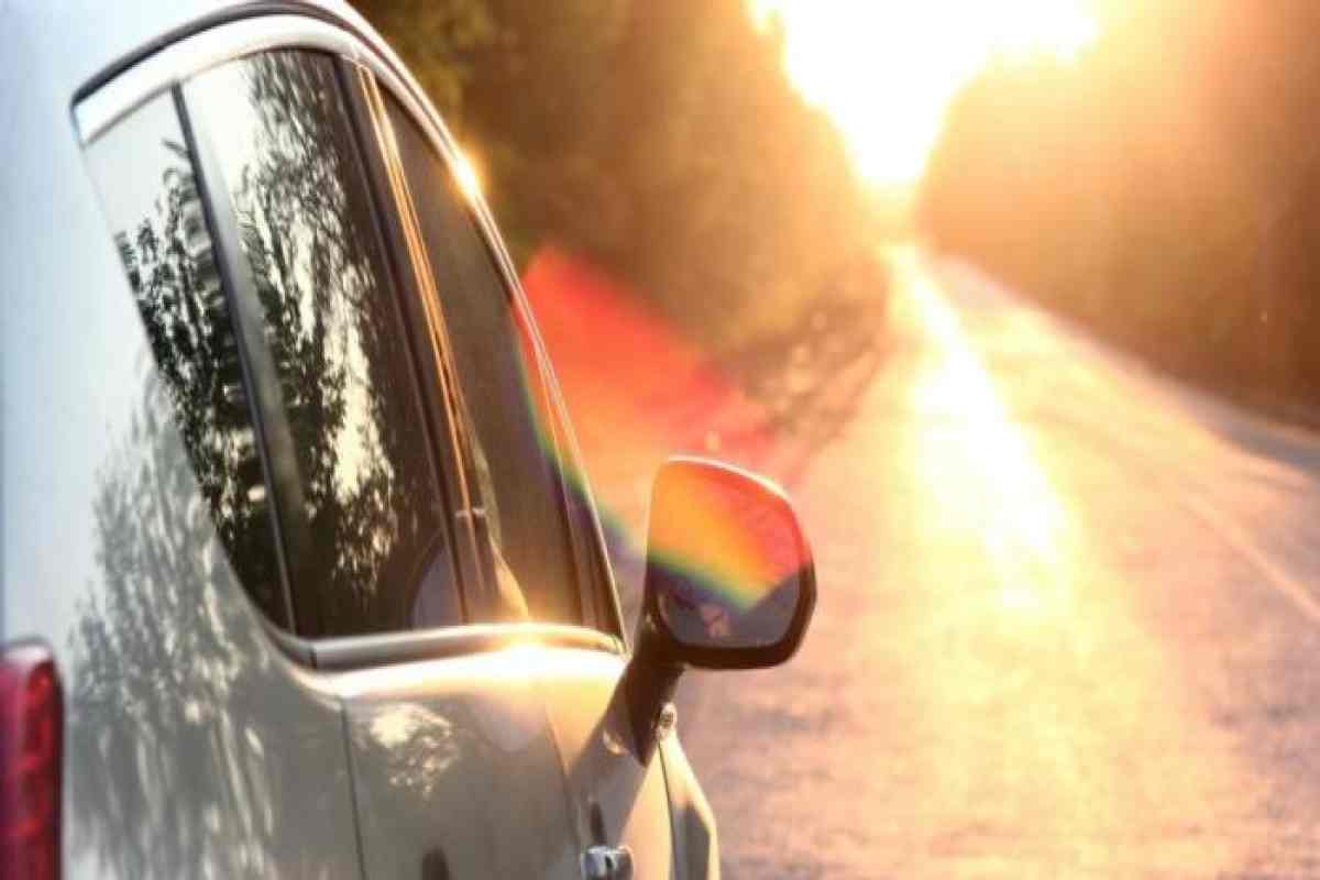 Come evitare l’effetto nocivo dei raggi solari sulla nostra auto