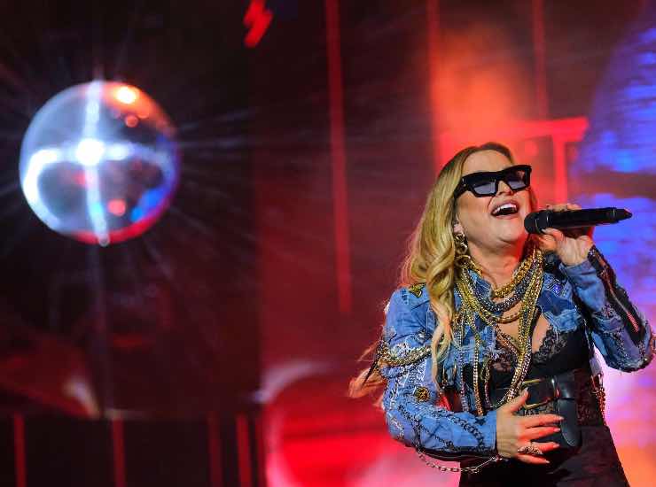 Anastacia live