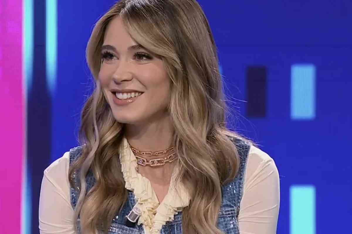 In particolare, la stampa leopardata si distingue come simbolo di una femminilità audace e sofisticata, capace di attraversare decenni con una forza stilistica unica