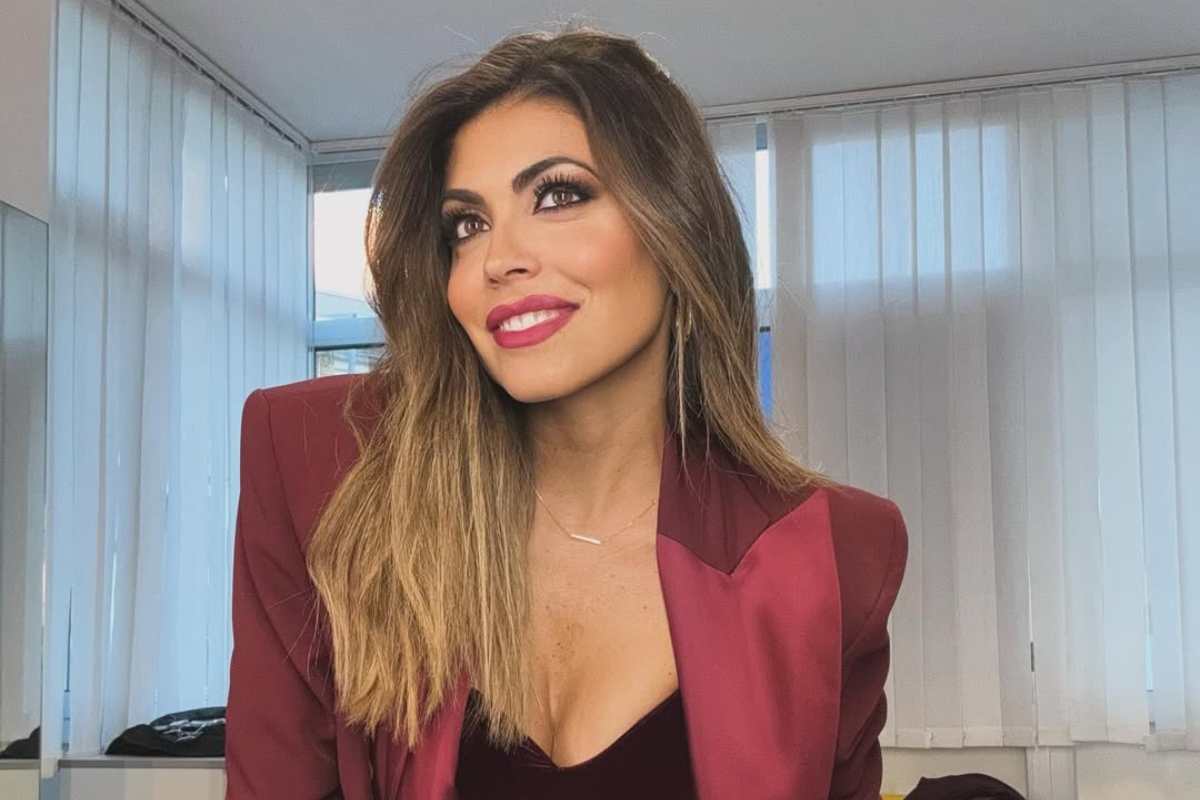 Flora Canto acconciatura glamour