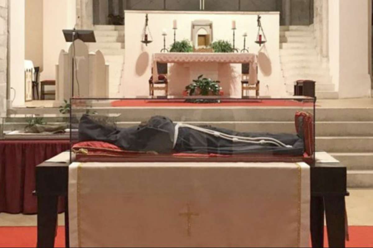 Il Cammino del Paradiso si inserisce in un più ampio fenomeno di riscoperta del camminare come pratica di benessere fisico e spirituale