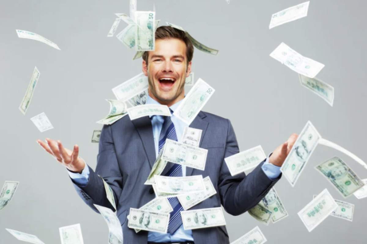 Questo exploit ha permesso al magnate americano di superare temporaneamente Elon Musk nella classifica delle persone più ricche del pianeta