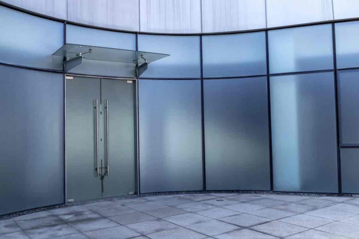 L’utilizzo del vaporizzatore rappresenta una soluzione innovativa ed efficace per sciogliere residui ostinati senza impiegare detergenti chimici.