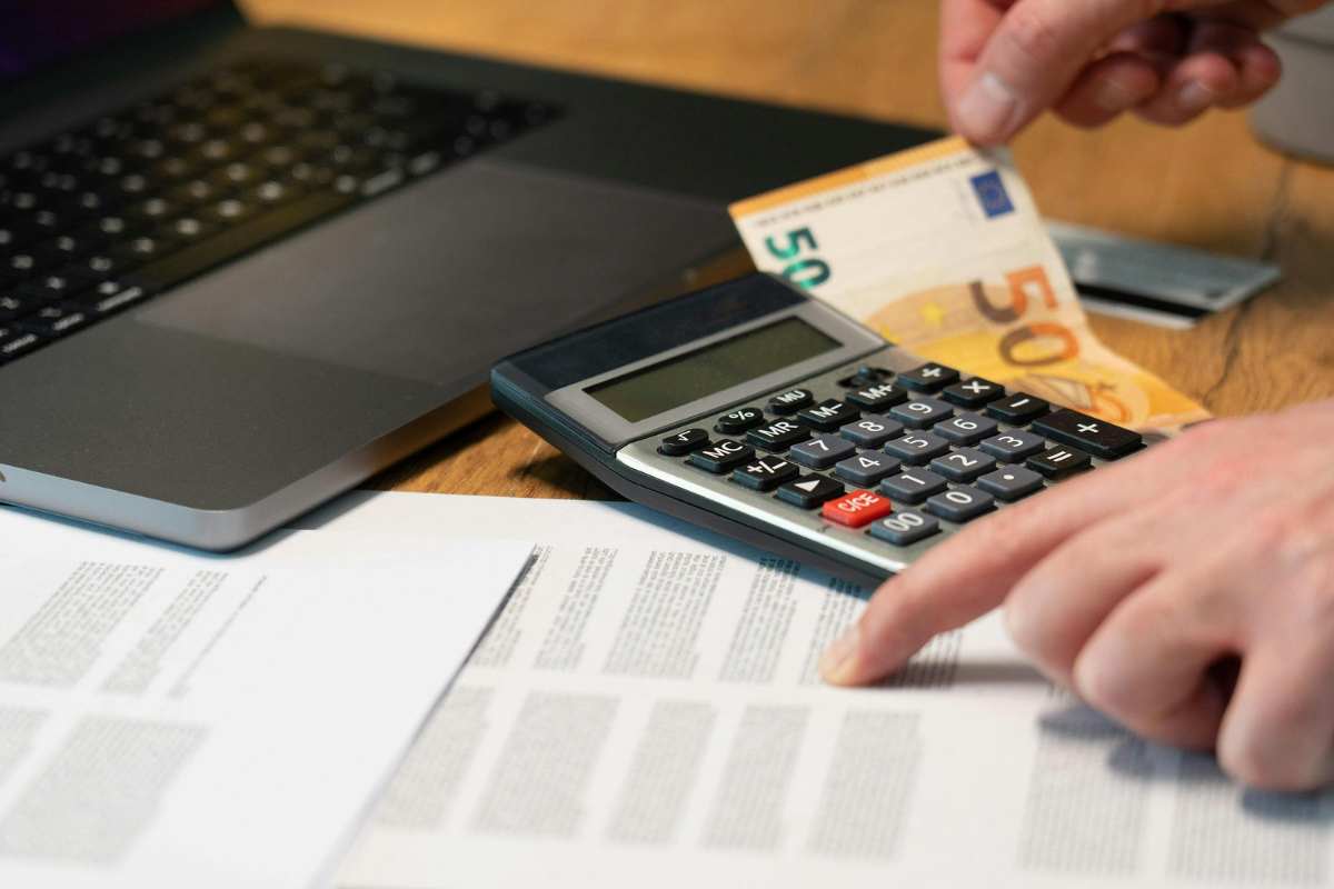 Bonus da 850 euro: a chi spetta, come fare la domanda, quando scade