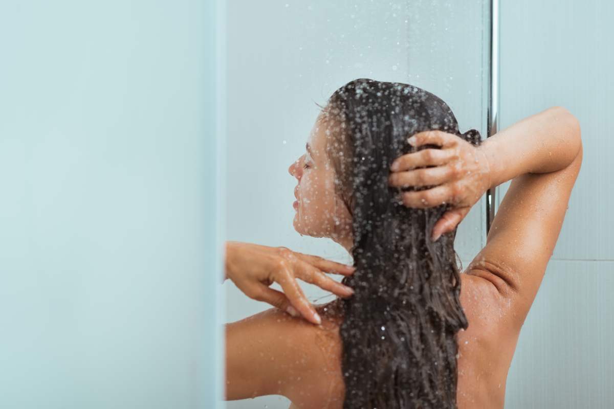 Cosa succede se fai sempre la doccia con acqua calda?