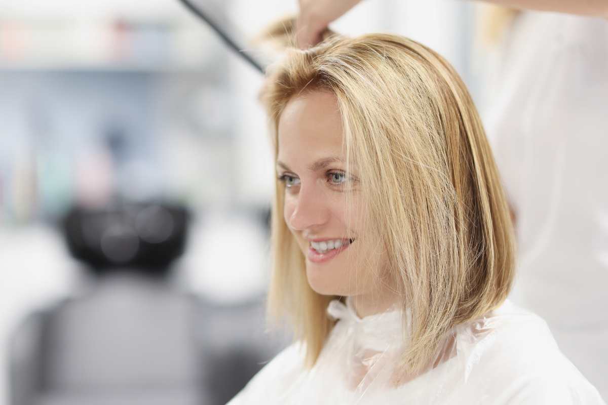 Il taglio capelli che toglie 10 anni