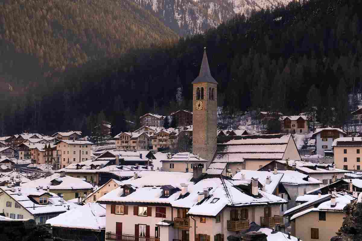 Viaggio irripetibile, i borghi montani che in autunno diventano opere d’arte