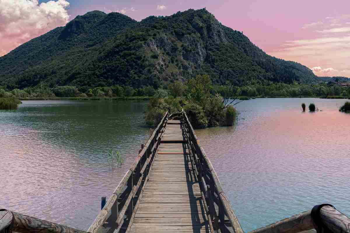 Camminare sull’acqua è possibile? In Lombardia sì