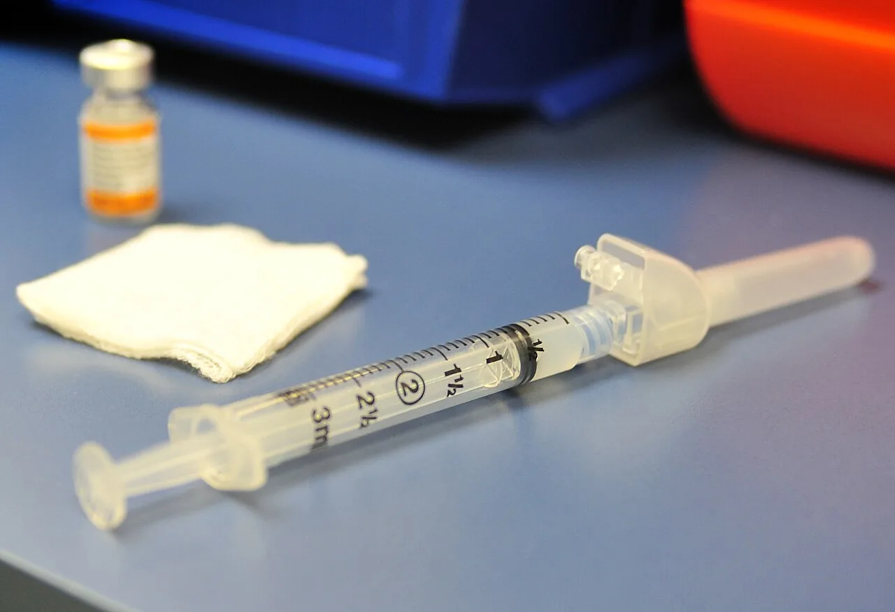 La difterite uccide una bimba di 4 anni: il caso che riaccende il dibattito sui vaccini in Italia